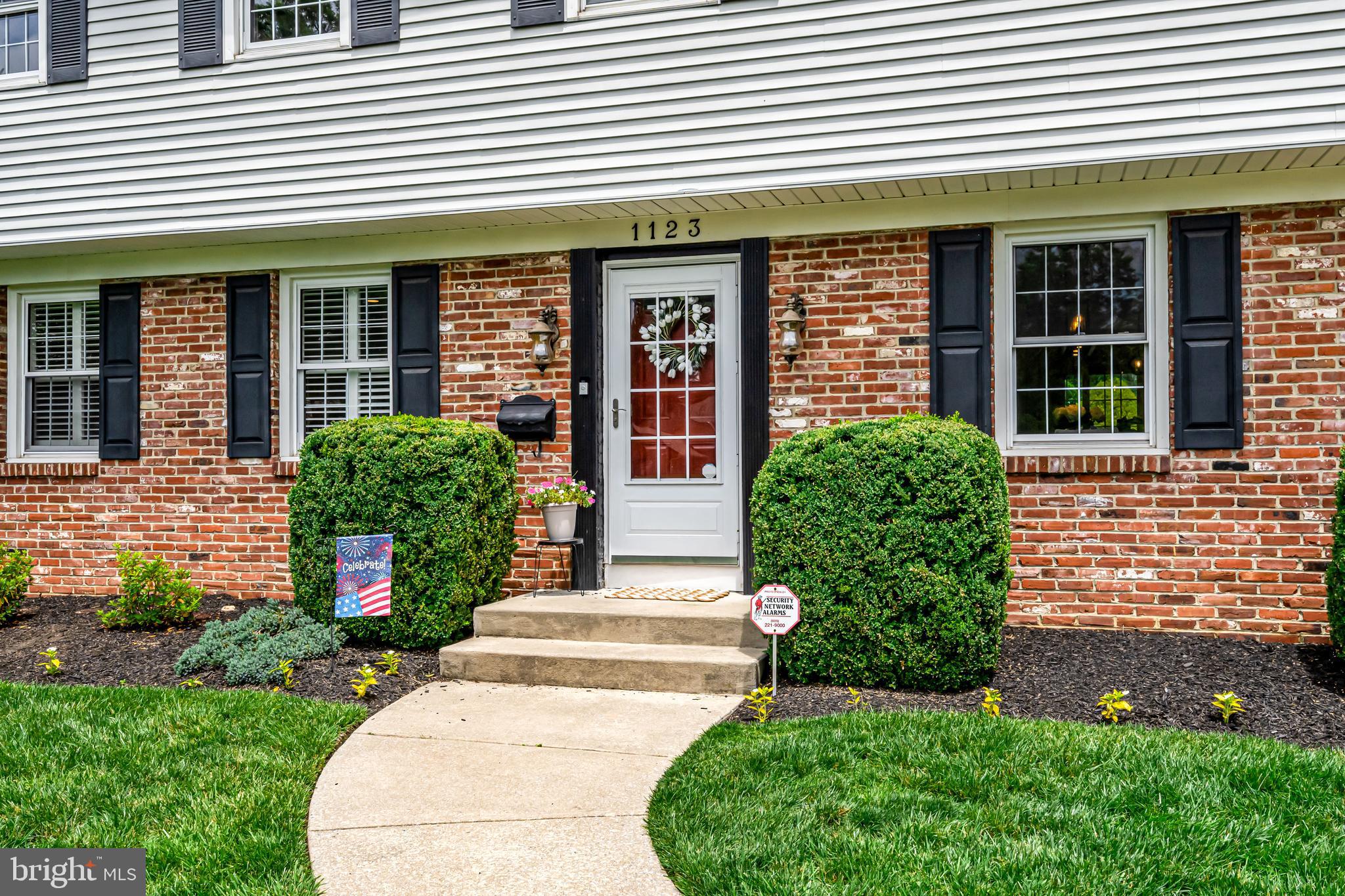 1123 GREENBRIAR ROAD