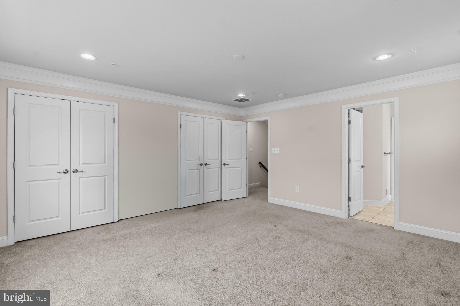 OXFORD SQUARE - Residential