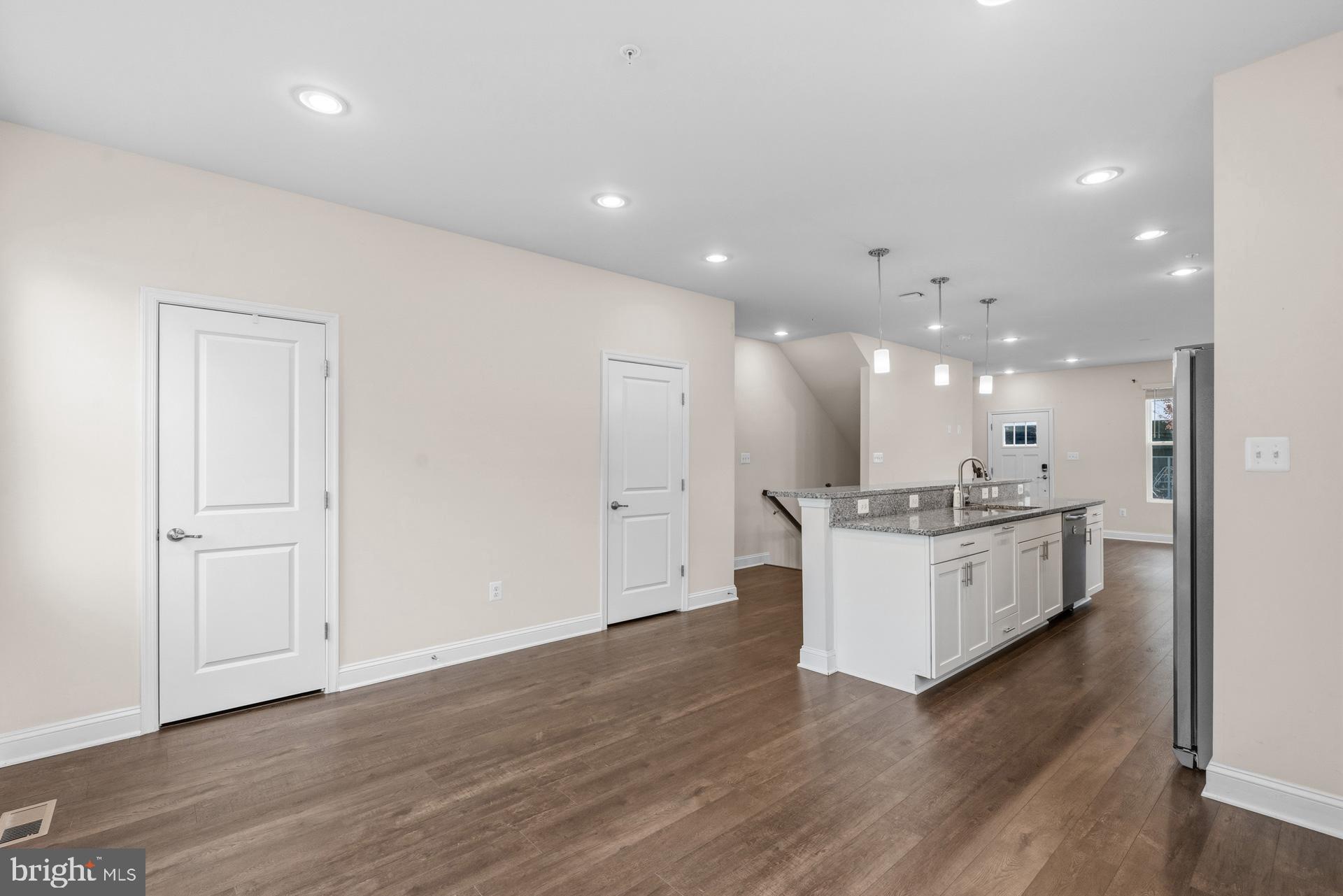 OXFORD SQUARE - Residential