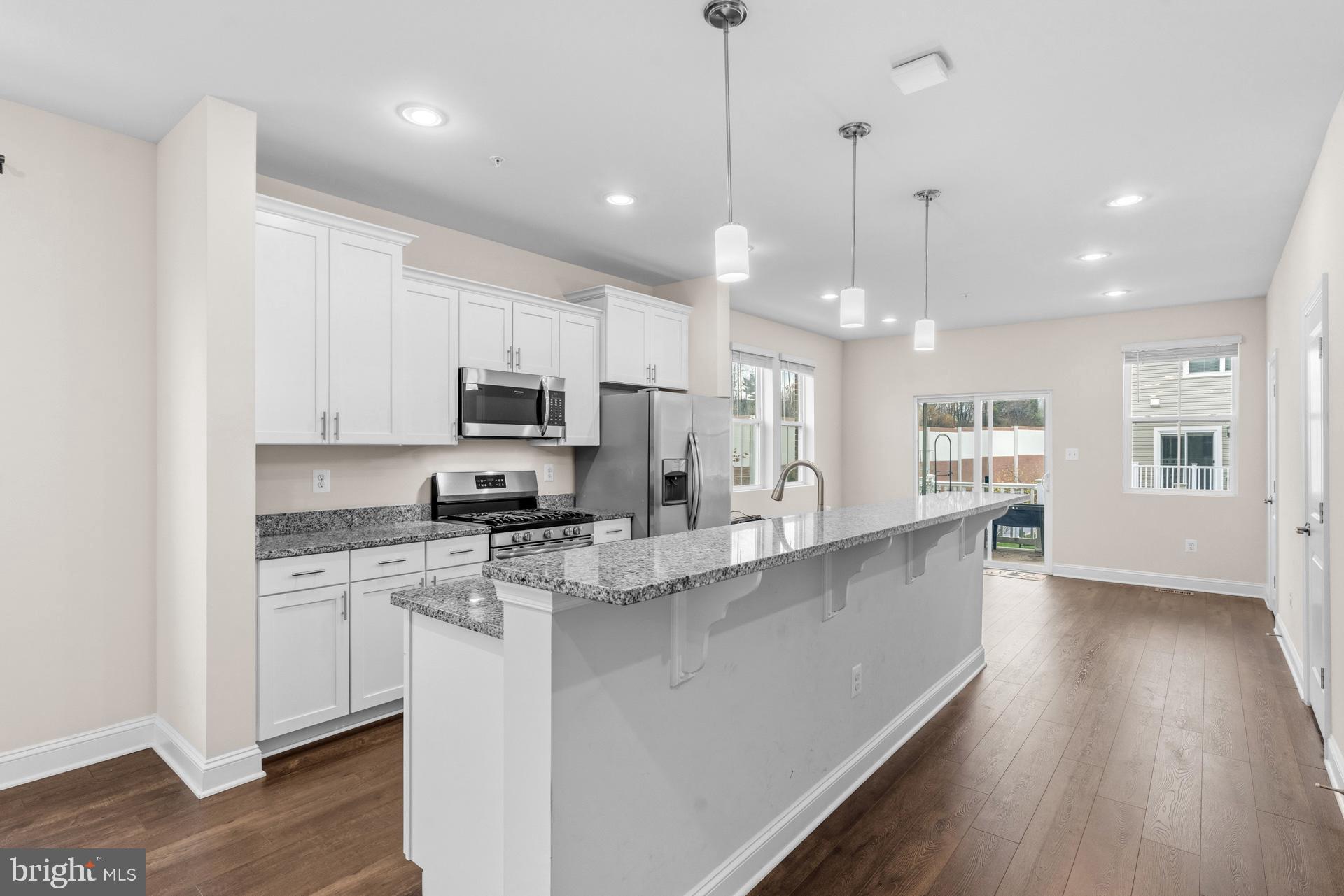 OXFORD SQUARE - Residential