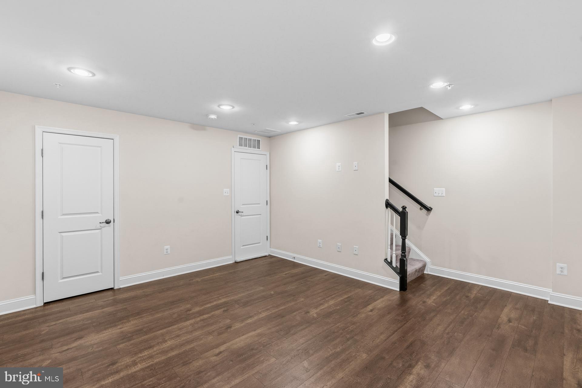 OXFORD SQUARE - Residential