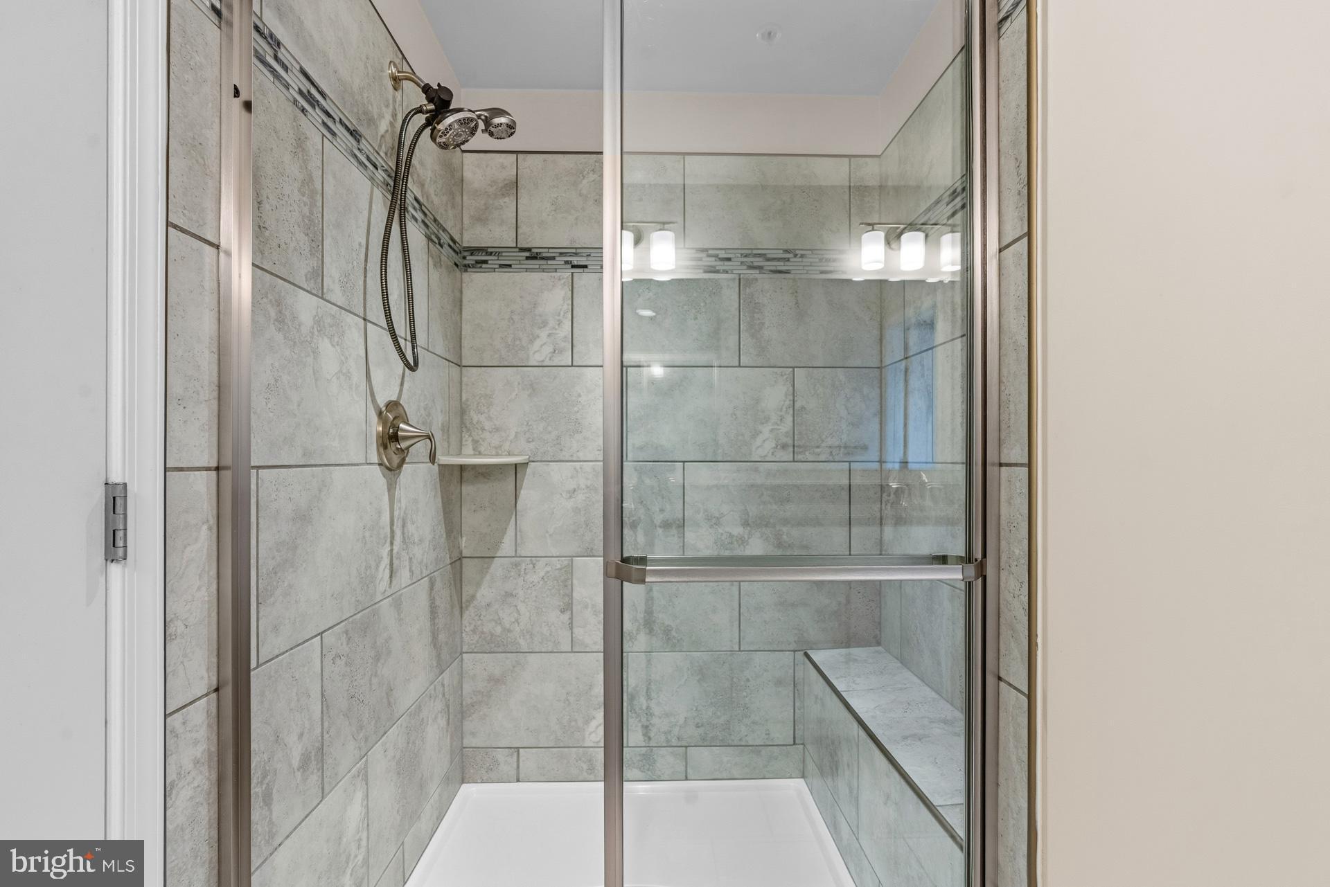 OXFORD SQUARE - Residential