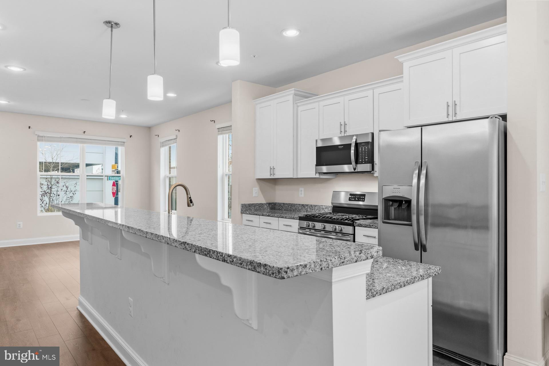 OXFORD SQUARE - Residential