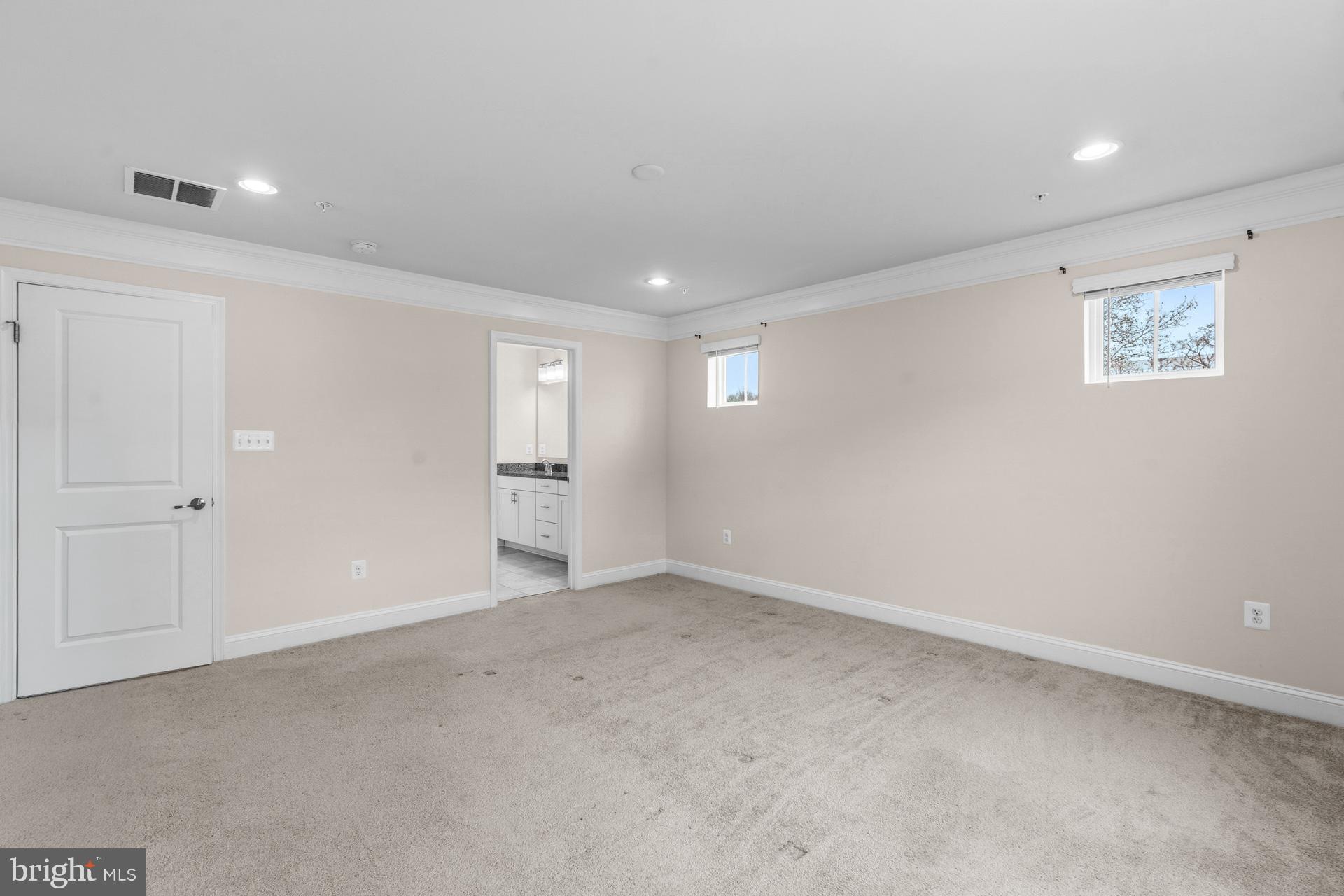 OXFORD SQUARE - Residential