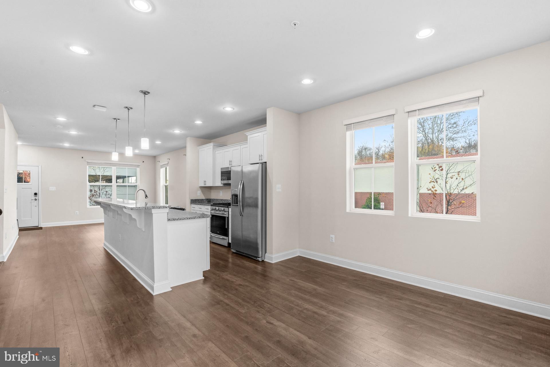 OXFORD SQUARE - Residential