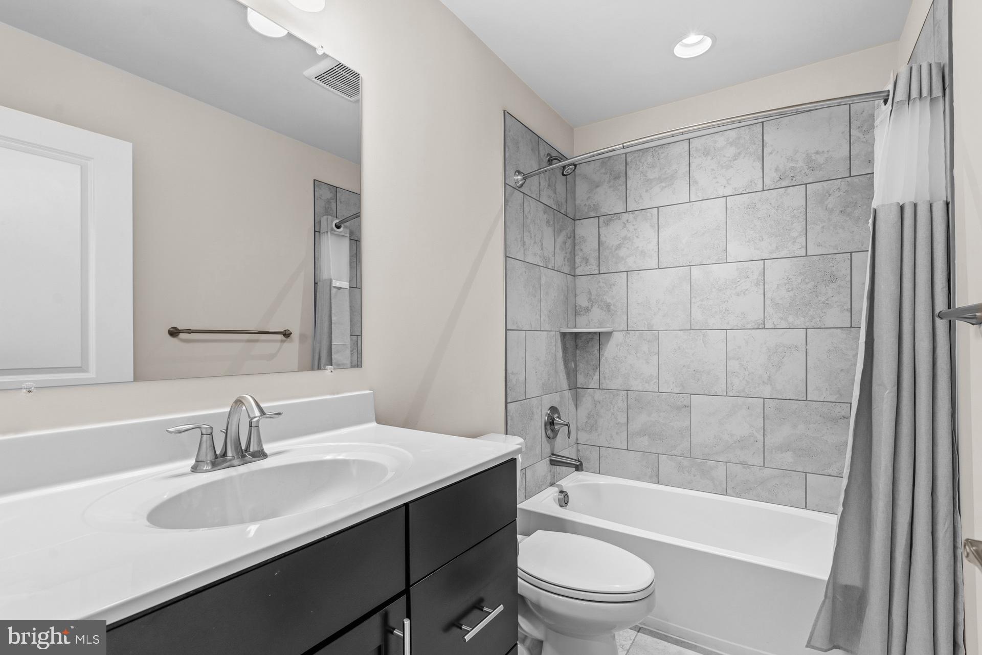 OXFORD SQUARE - Residential