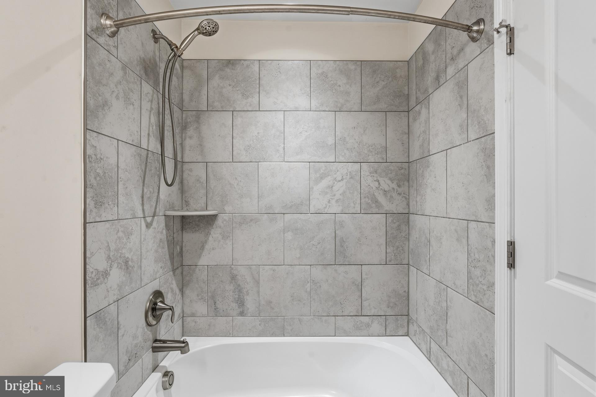 OXFORD SQUARE - Residential