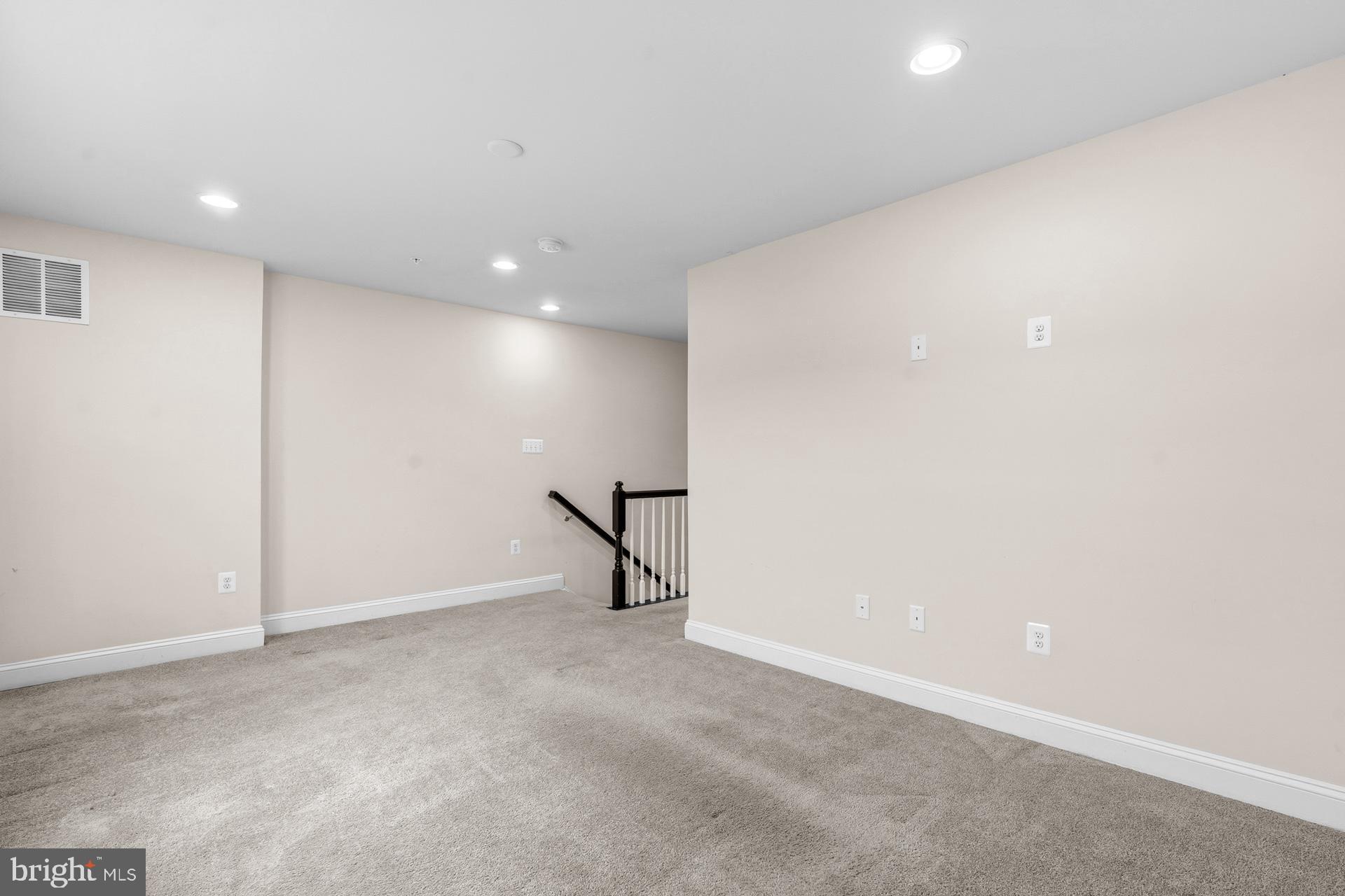 OXFORD SQUARE - Residential