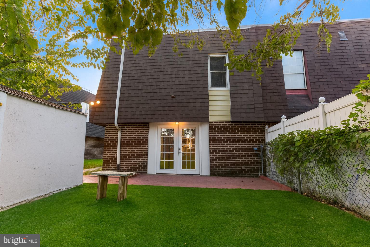 PHILADELPHIA (NORTHEAST) - Residential