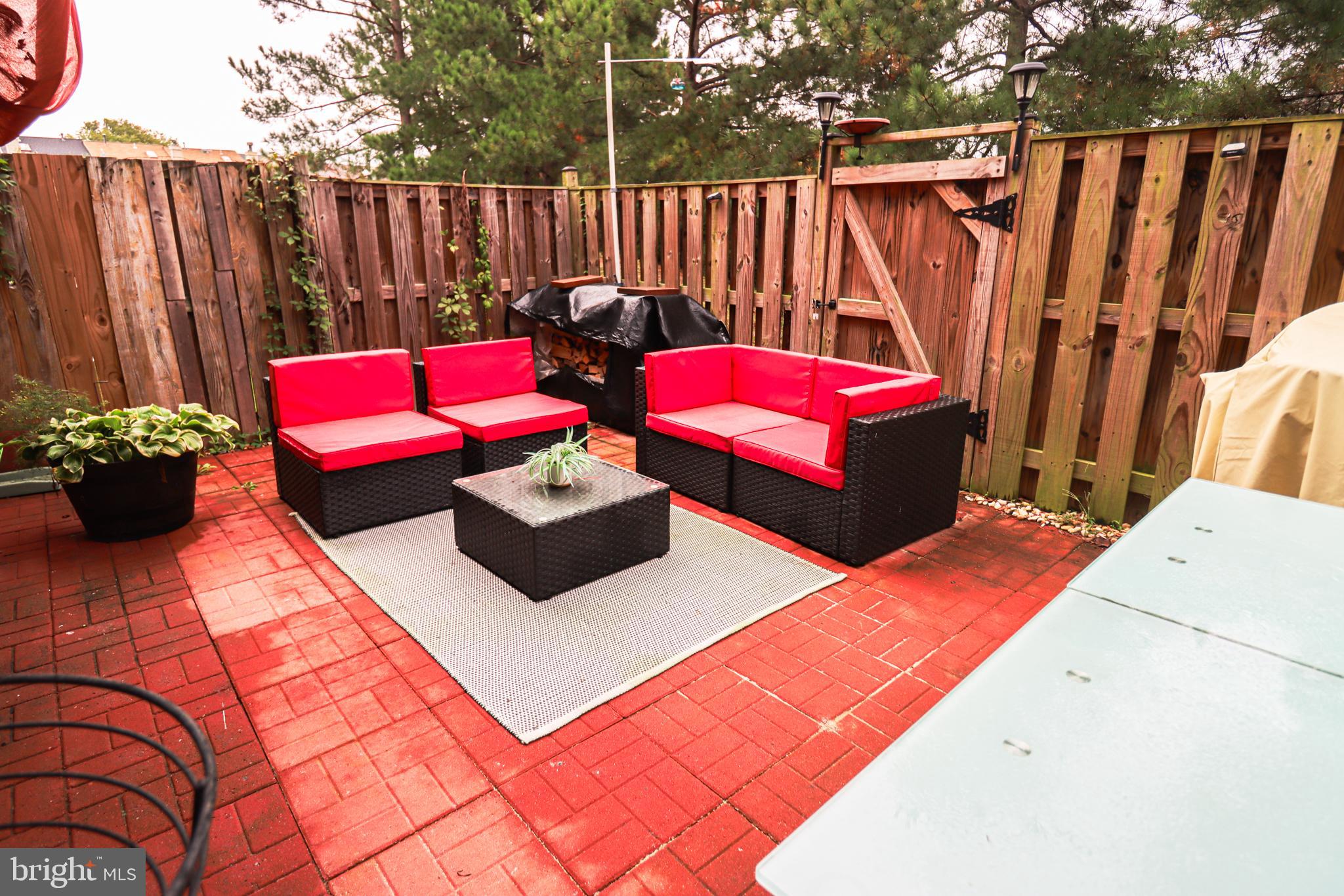 RIVER OAKS - Residential