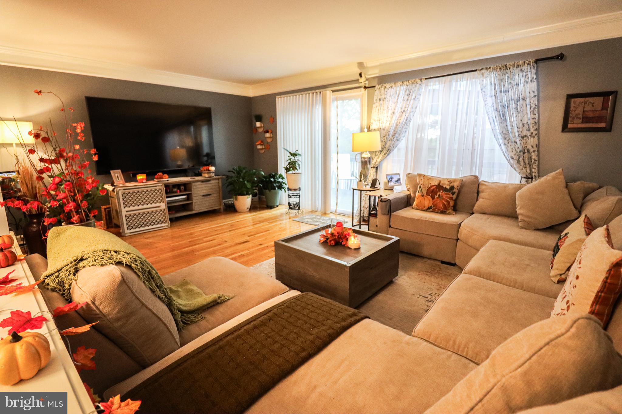 RIVER OAKS - Residential