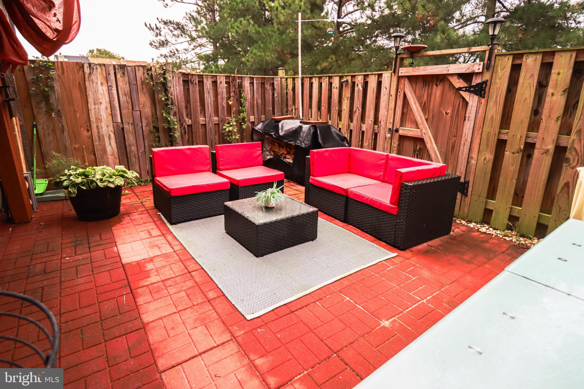 RIVER OAKS - Residential