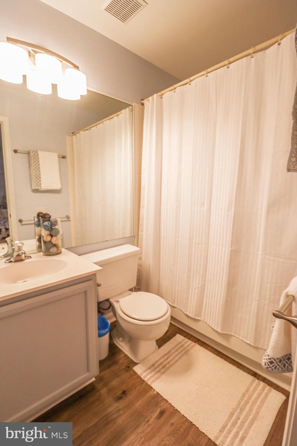 RIVER OAKS - Residential