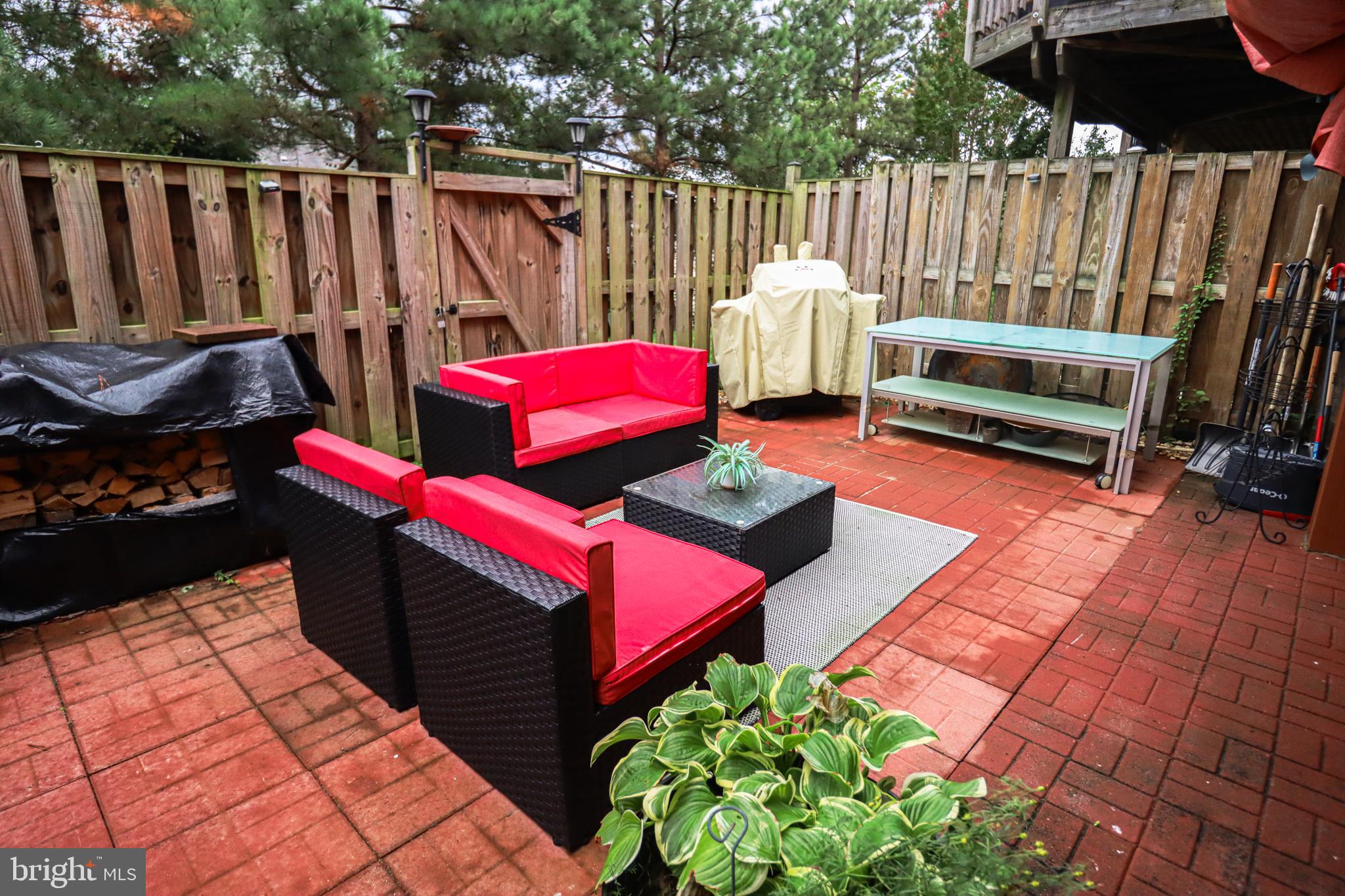 RIVER OAKS - Residential