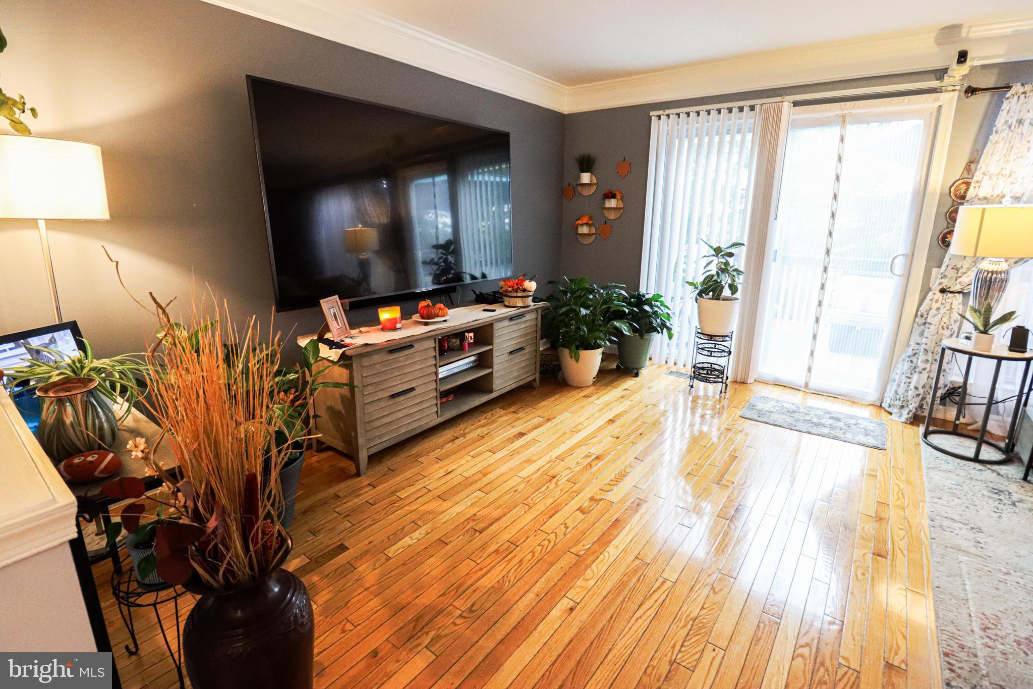 RIVER OAKS - Residential