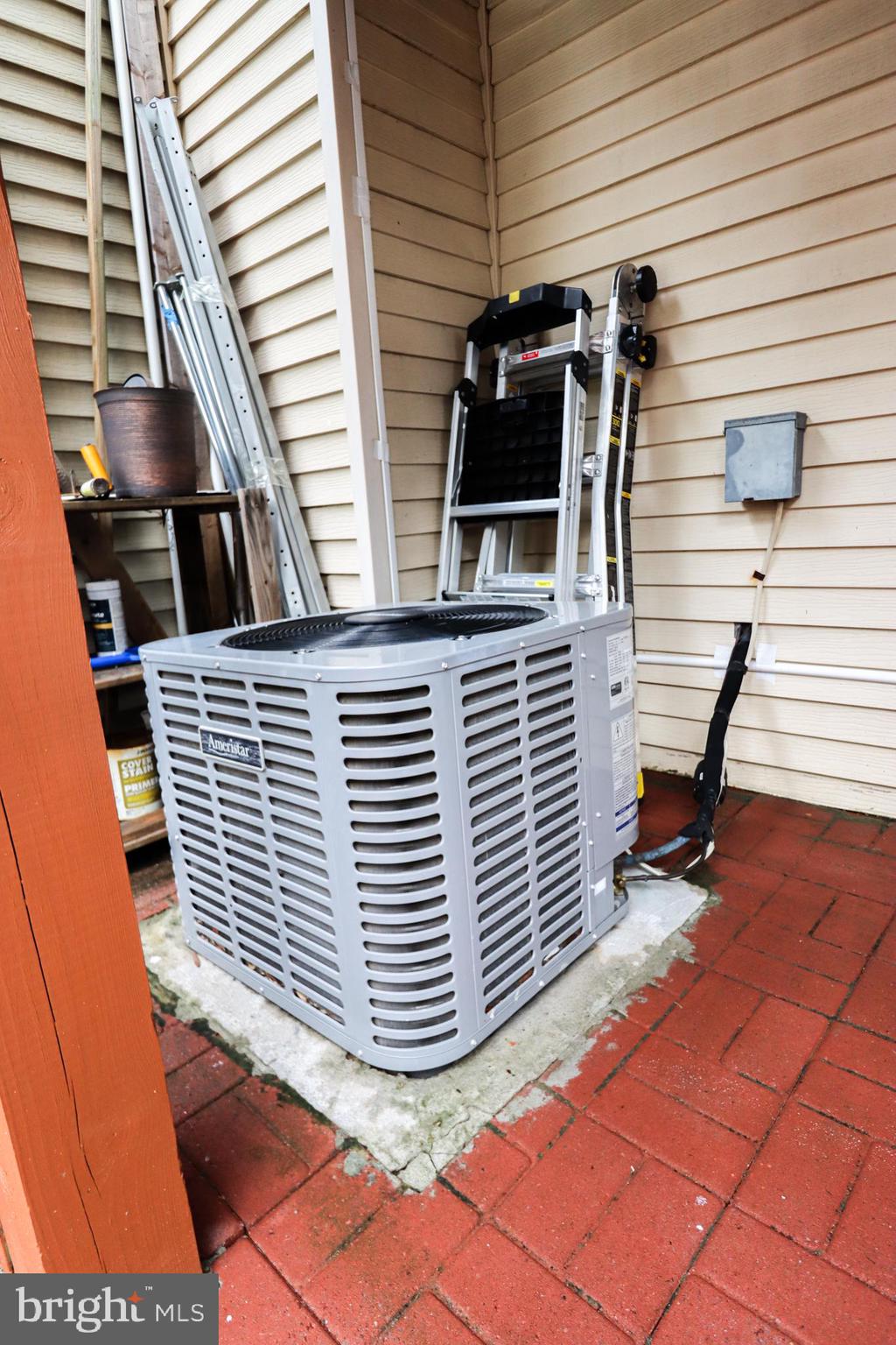 RIVER OAKS - Residential