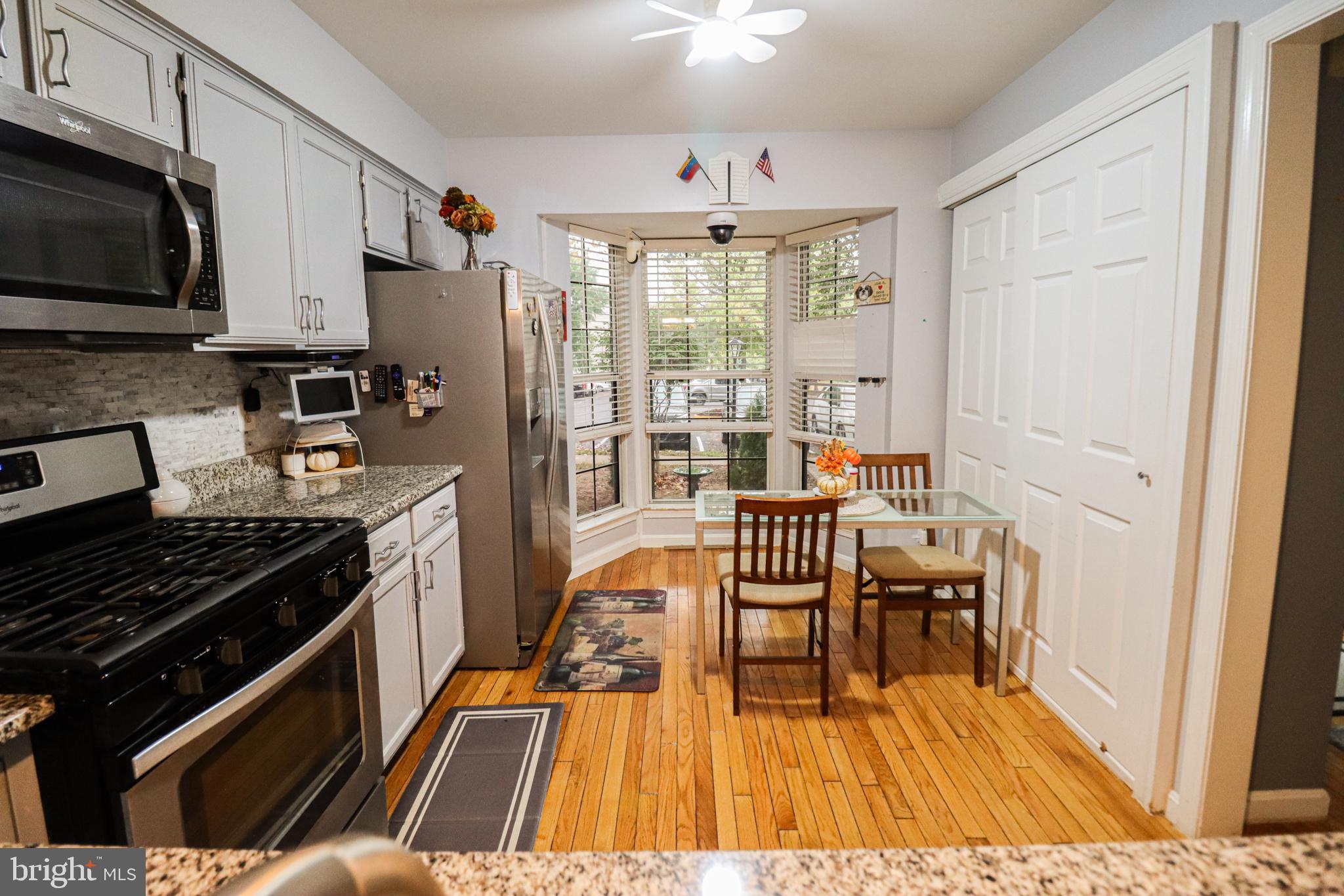 RIVER OAKS - Residential