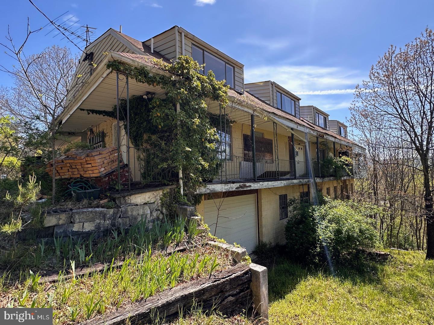 281 MISTY LANE