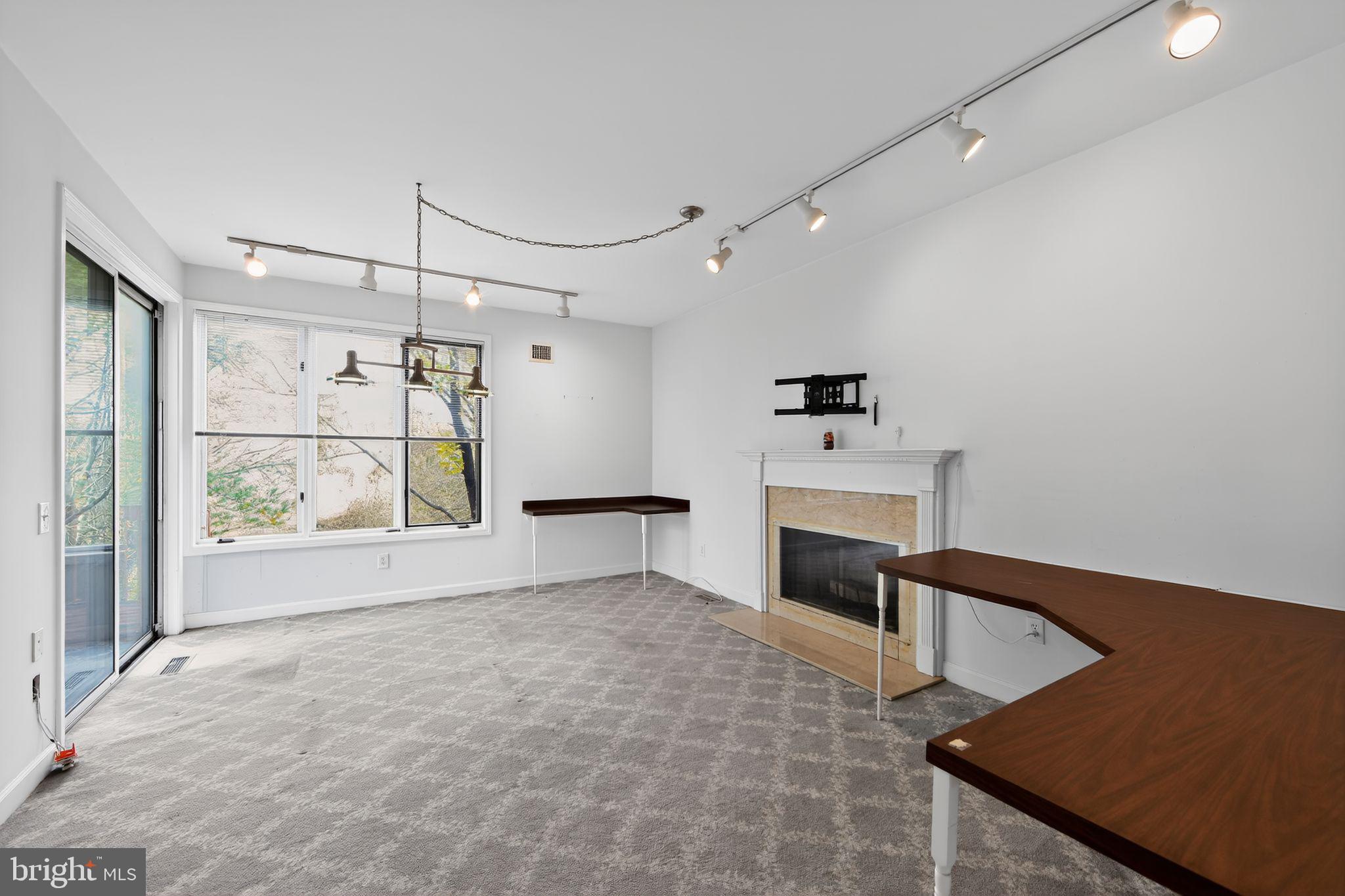 CANTER VILLAGE - Residential