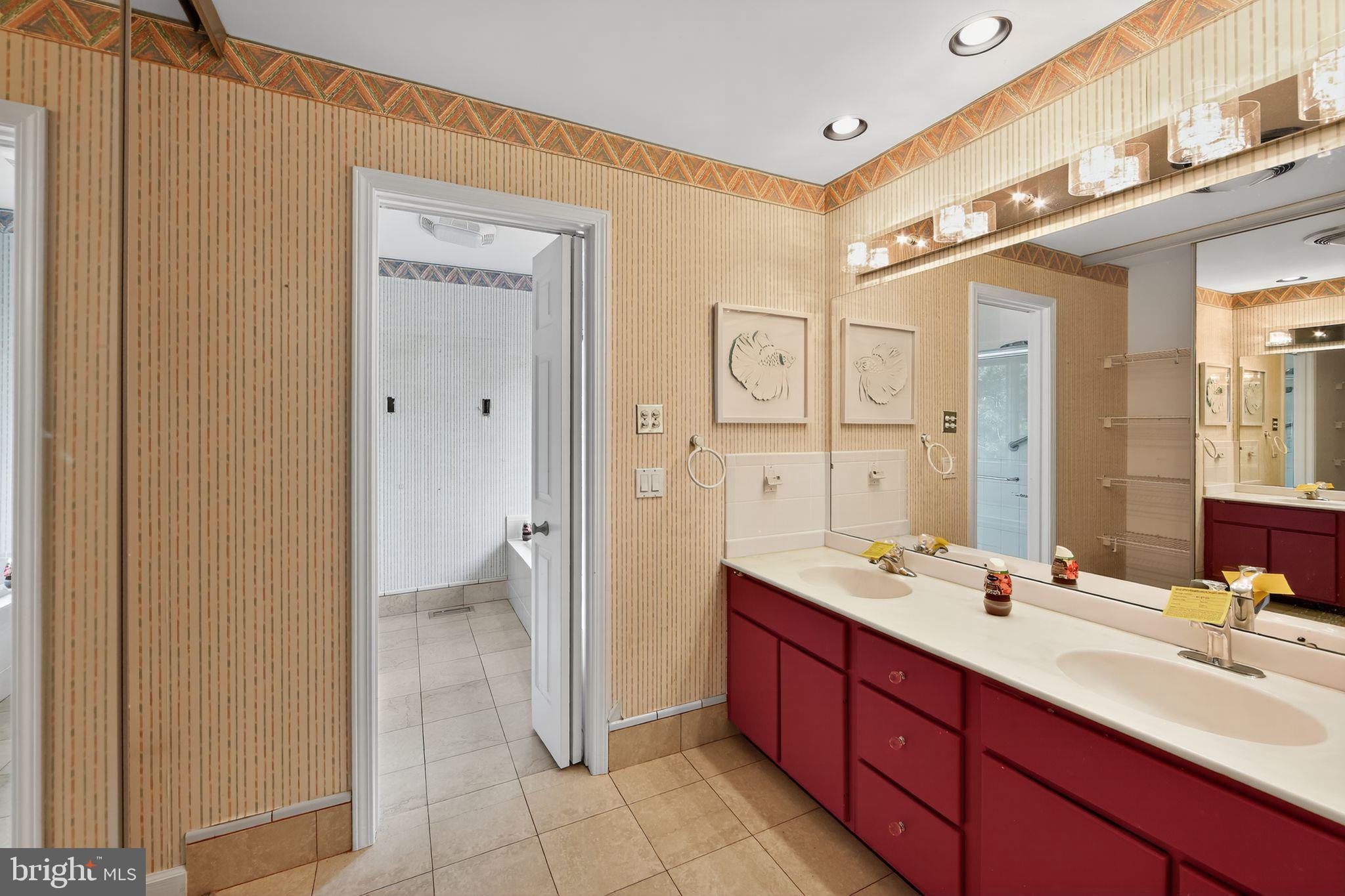 CANTER VILLAGE - Residential