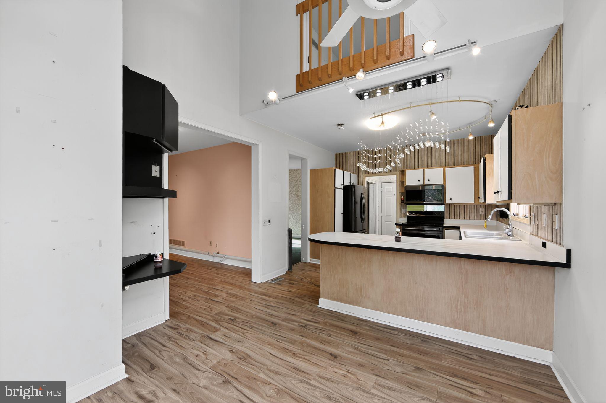 CANTER VILLAGE - Residential