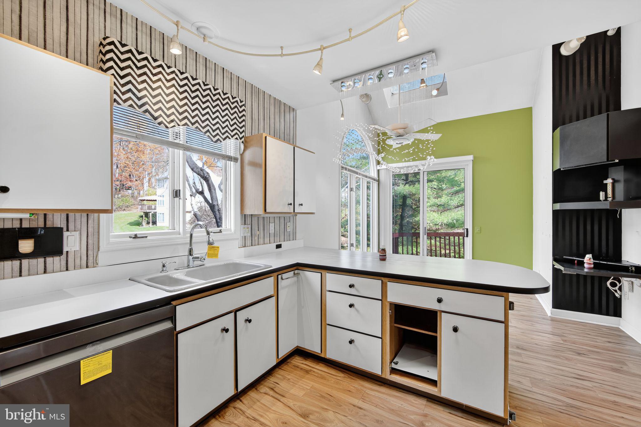 CANTER VILLAGE - Residential