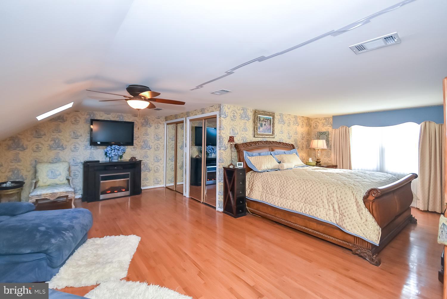 MONTPELIER - Residential