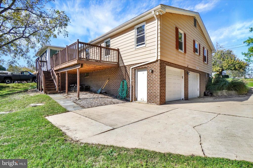 Photo of 4650 Wolfs Church Road, YORK, PA 17408 (MLS # PAYK2092264)