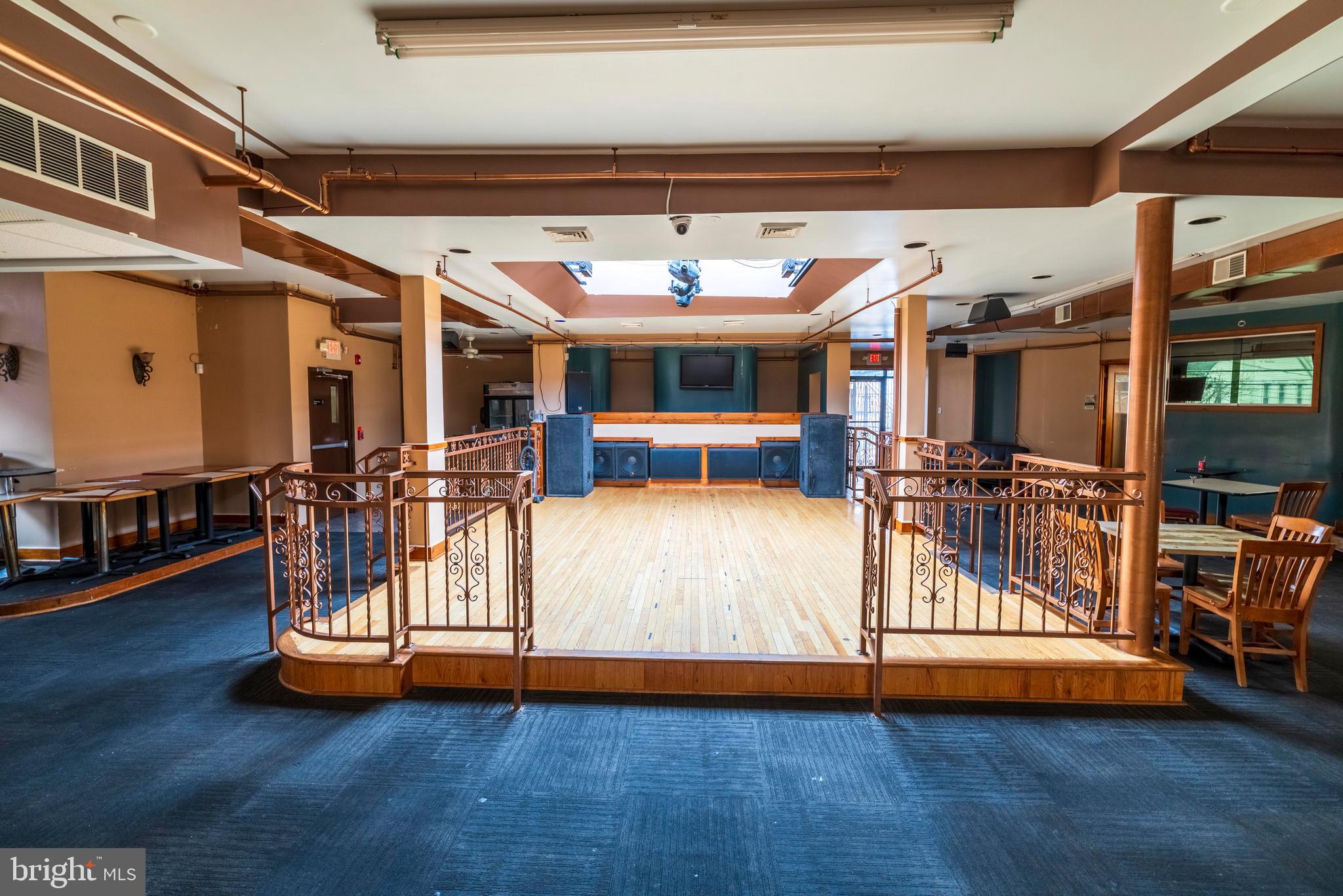 FELTONVILLE - Commercial Sale