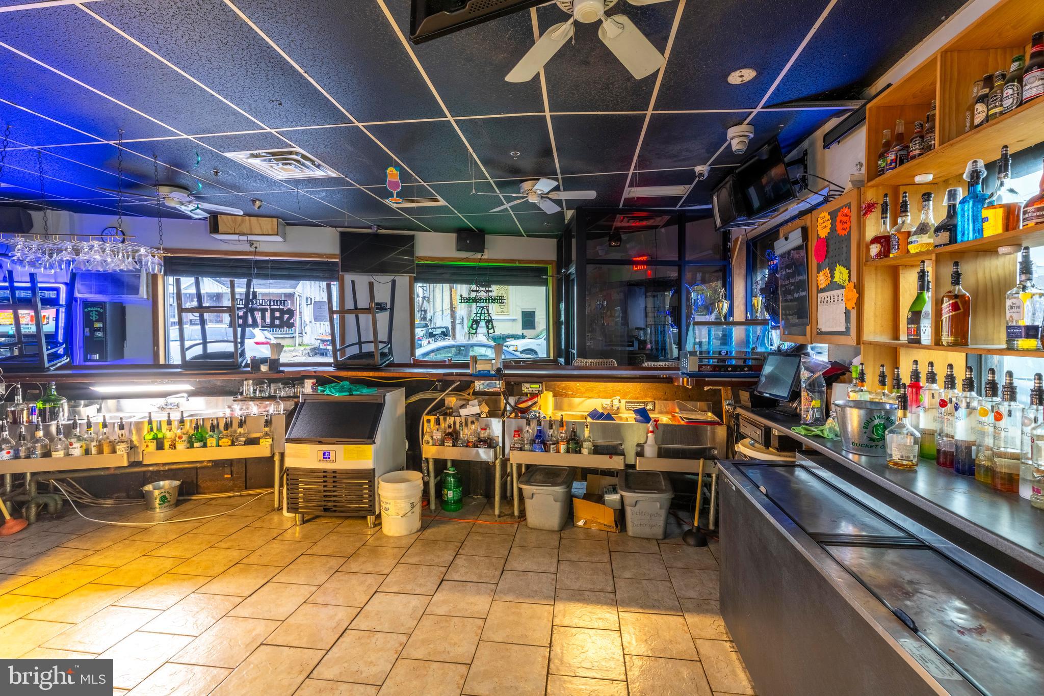 FELTONVILLE - Commercial Sale