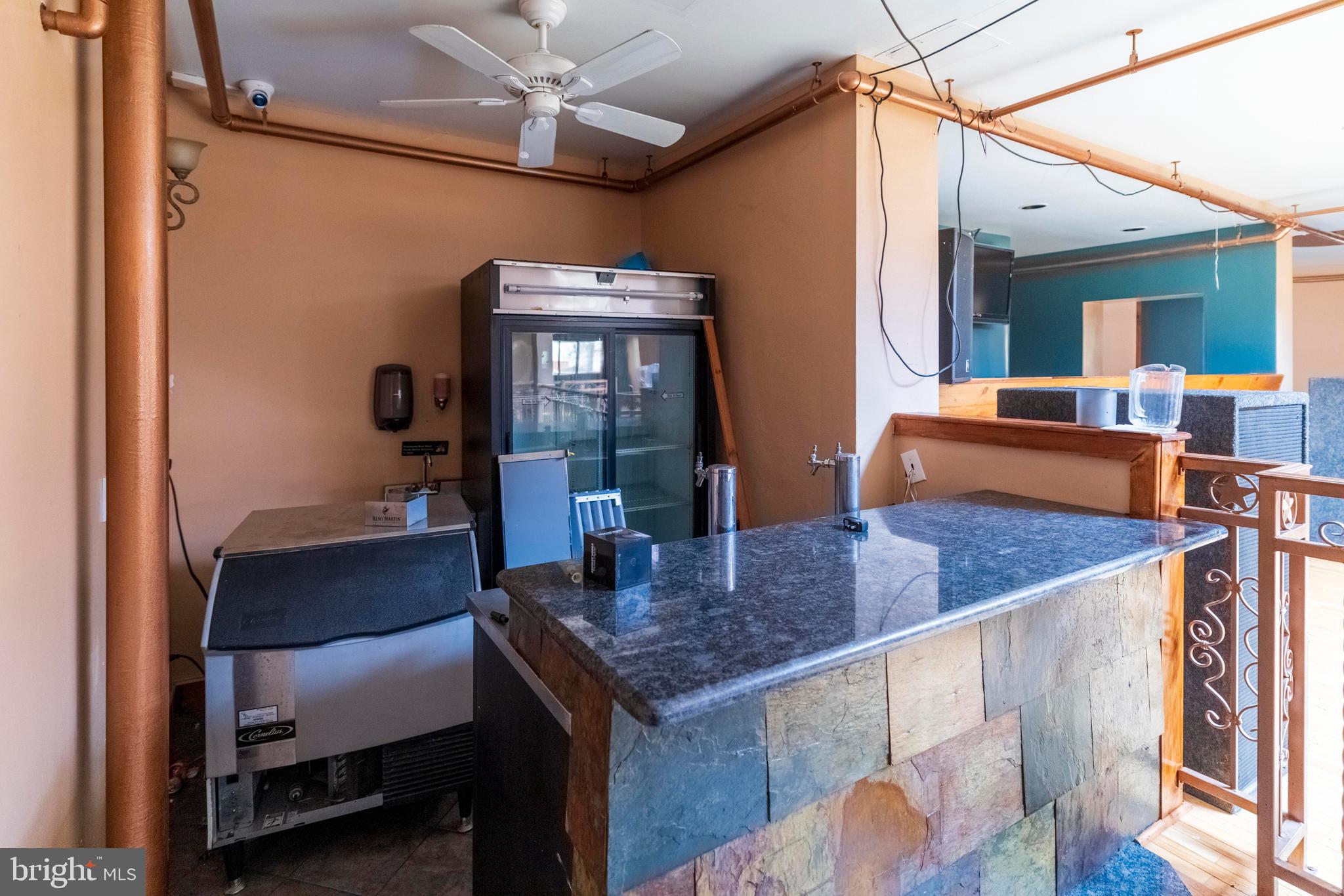 FELTONVILLE - Commercial Sale