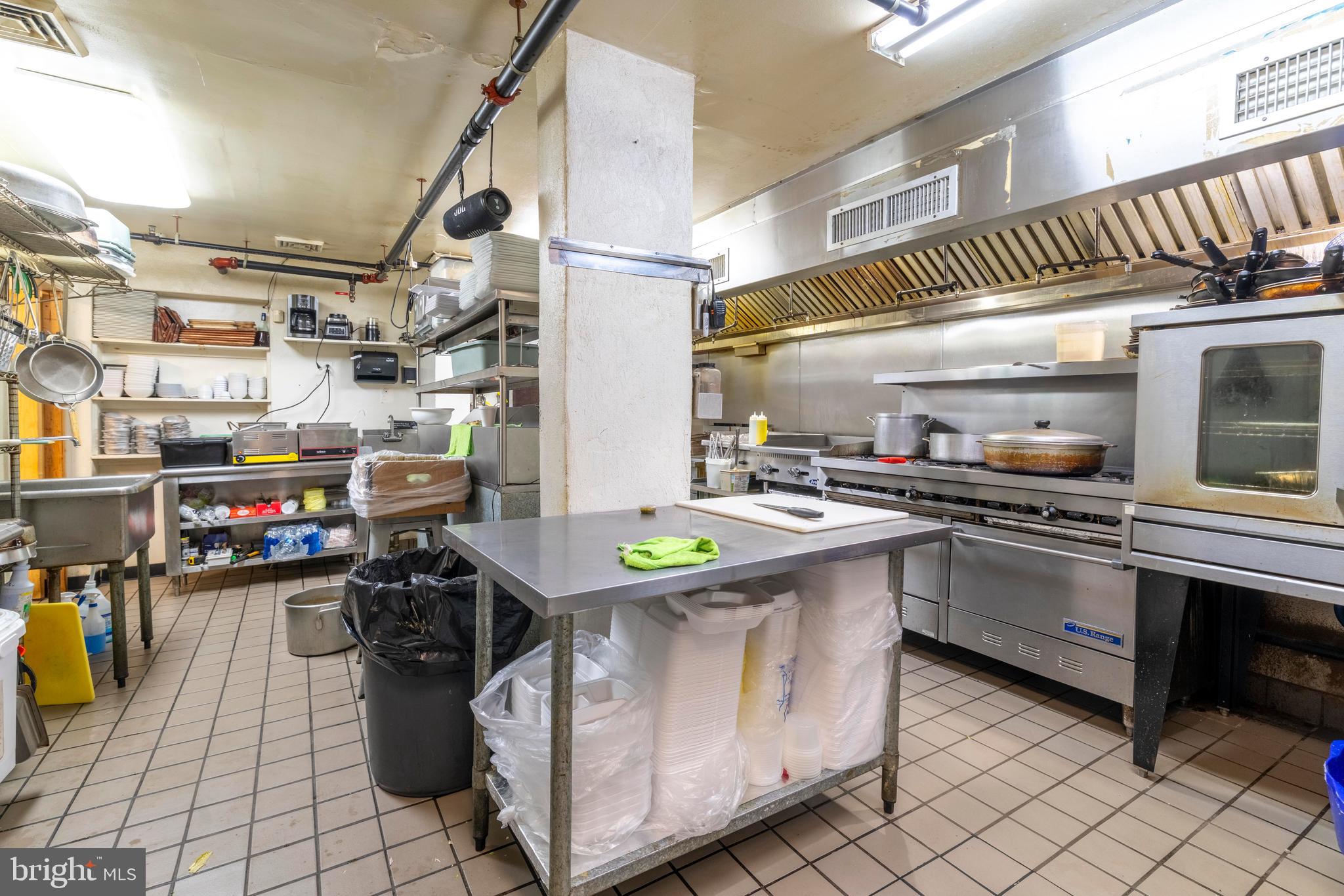 FELTONVILLE - Commercial Sale