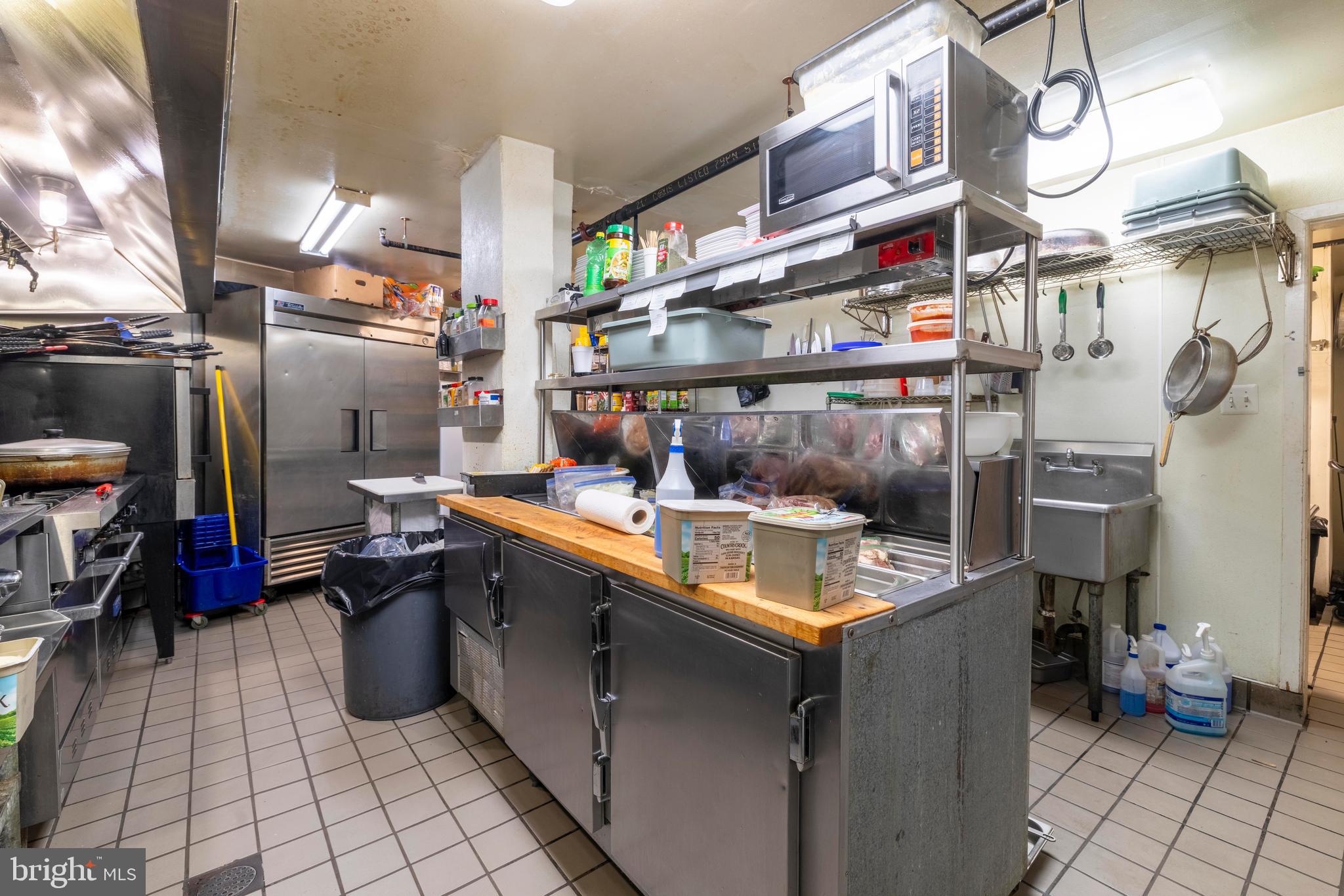 FELTONVILLE - Commercial Sale