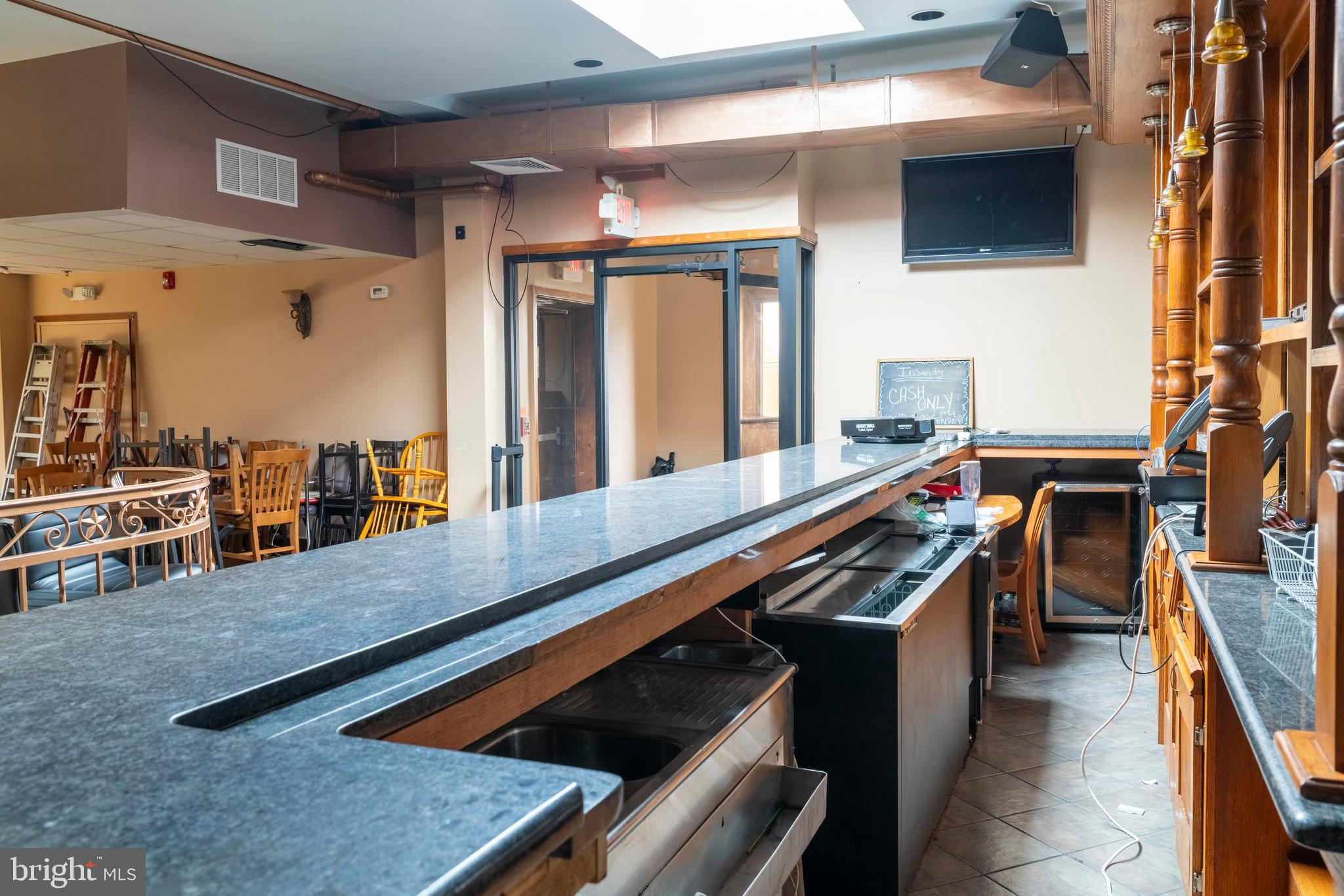 FELTONVILLE - Commercial Sale