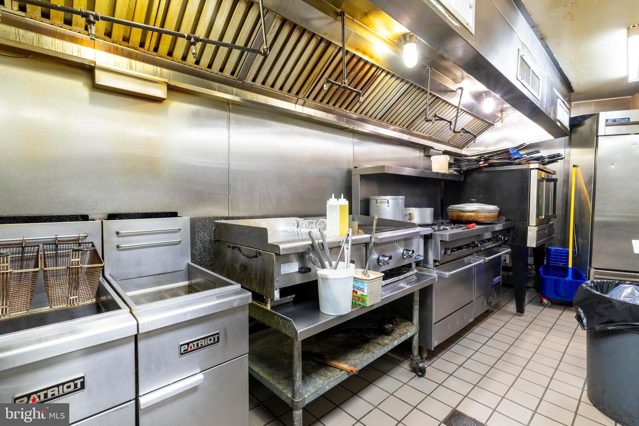 FELTONVILLE - Commercial Sale