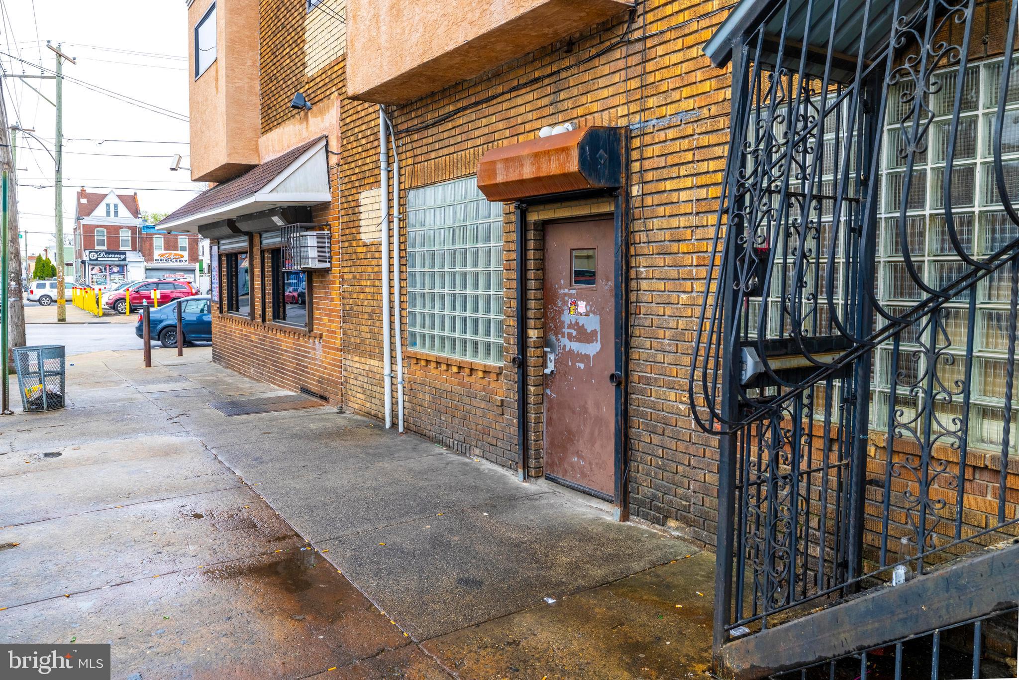 FELTONVILLE - Commercial Sale