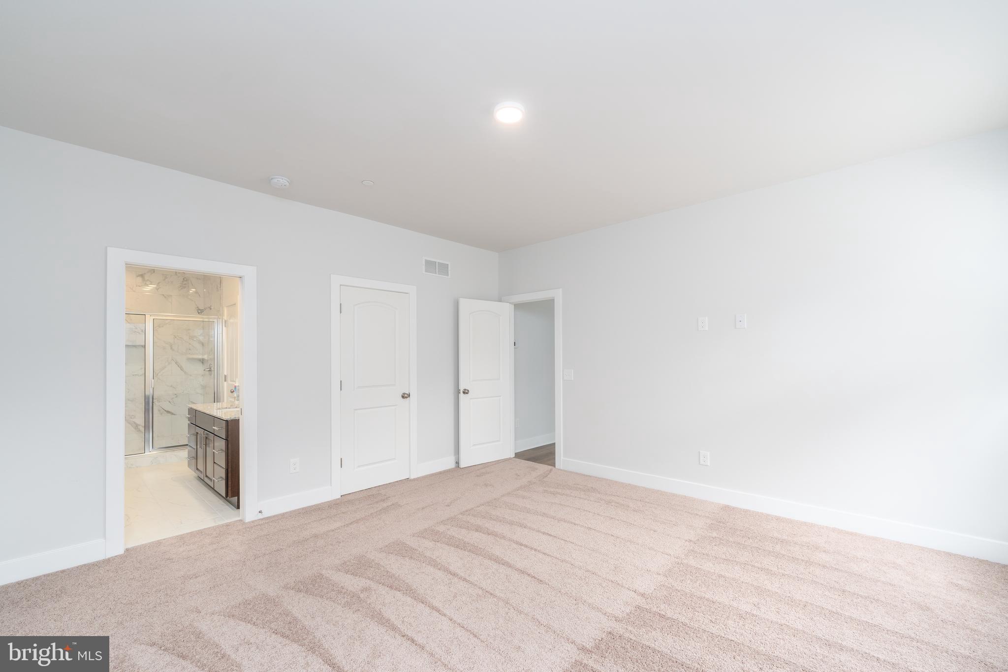ROLLING KNOLLS - Residential