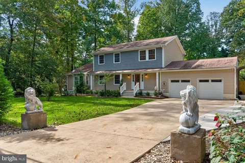4812 Spruce Avenue, Fairfax, VA MLS: VAFX2334106