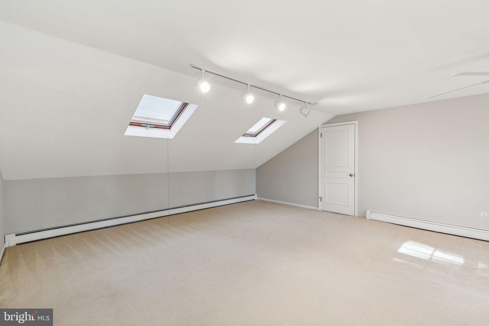 VALLEY FORGE MTN - Residential