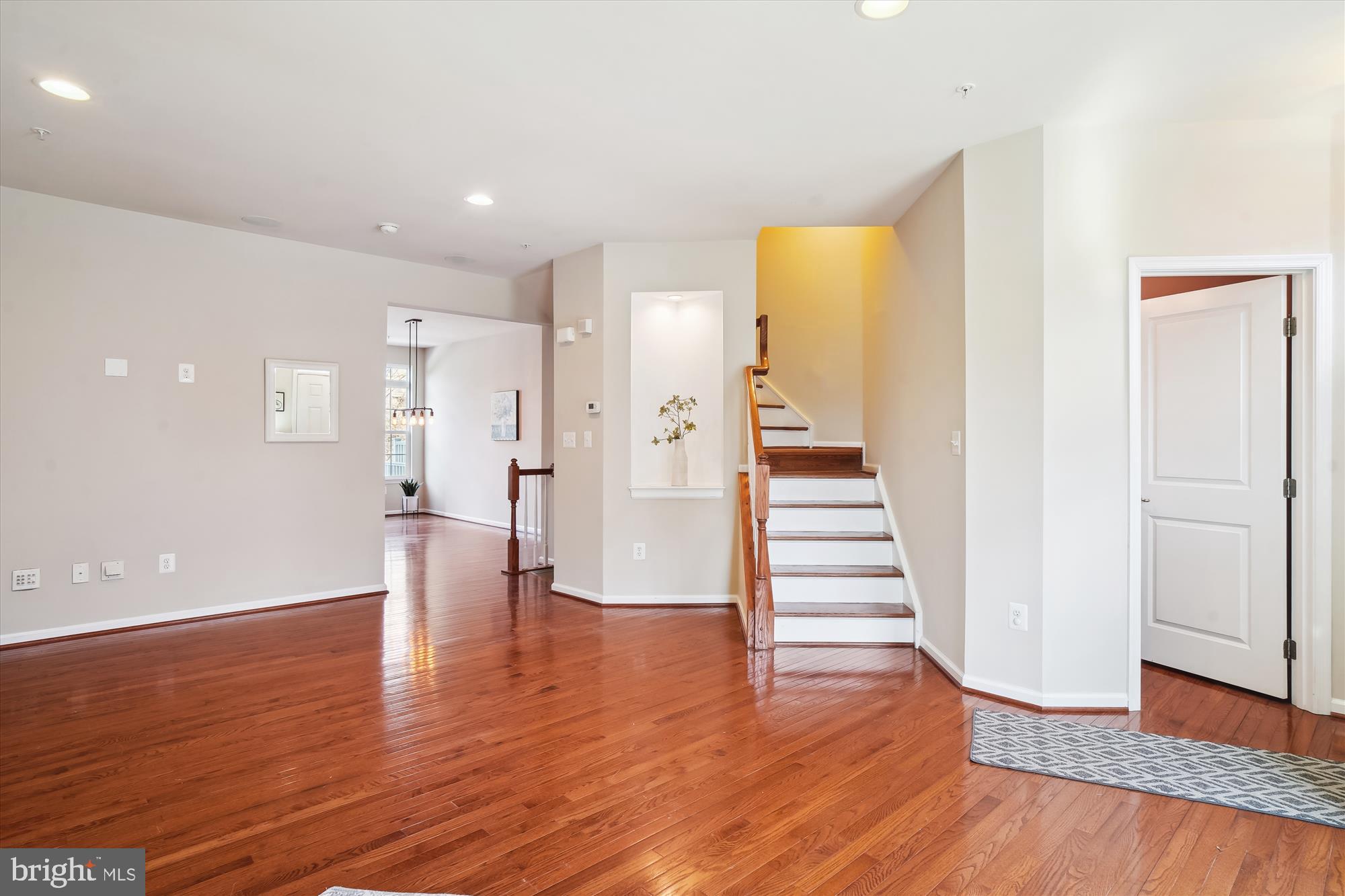 RAINCLIFFE CENTER - Residential