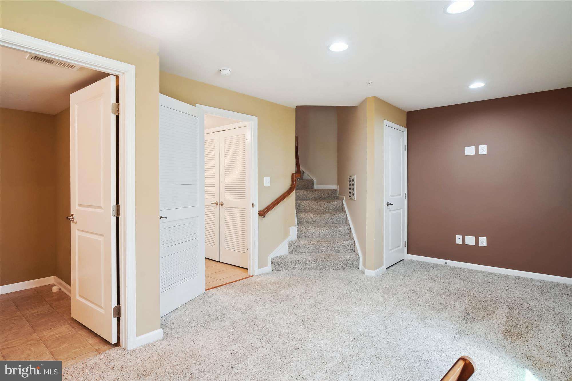 RAINCLIFFE CENTER - Residential