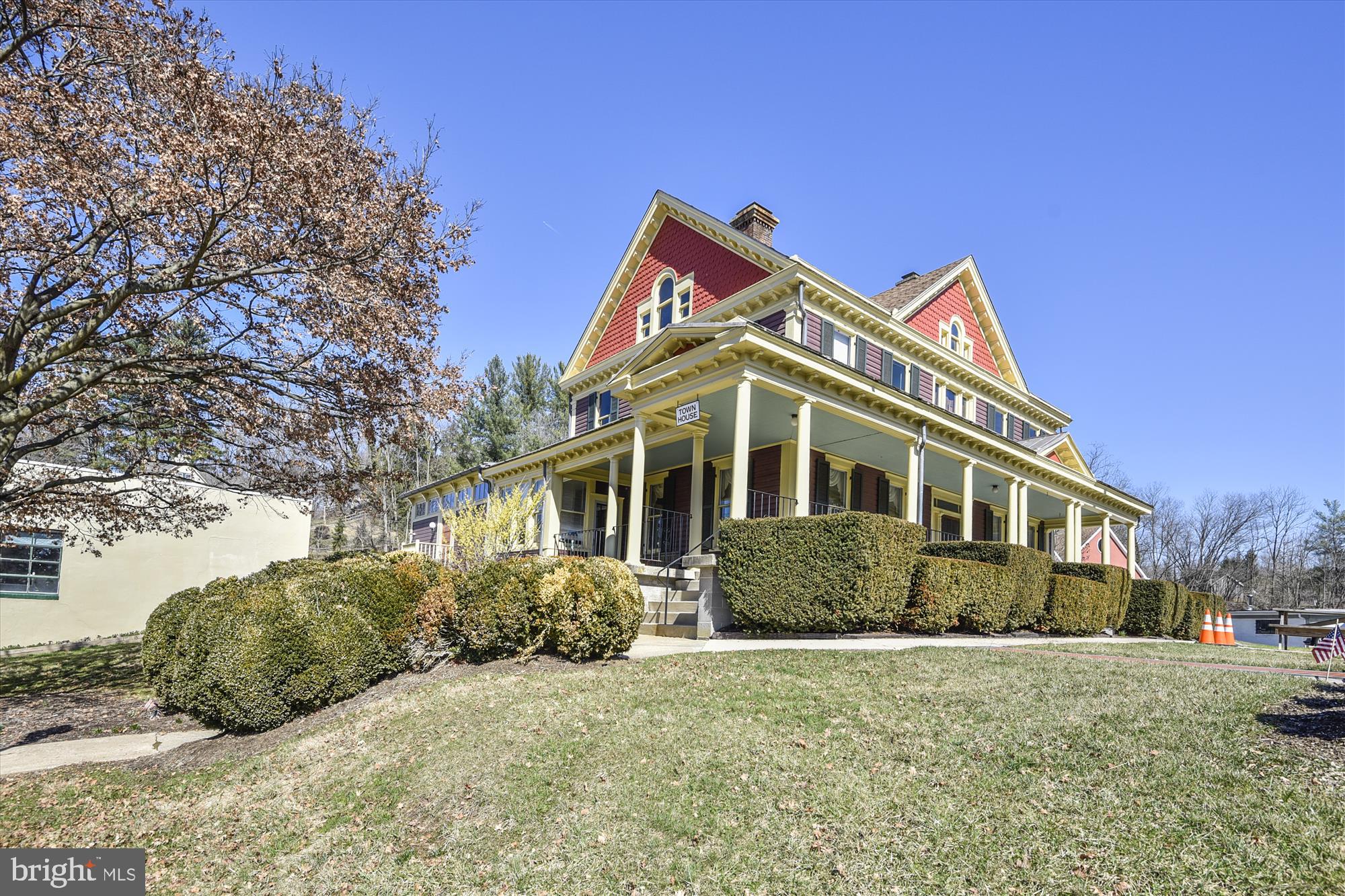 RAINCLIFFE CENTER - Residential