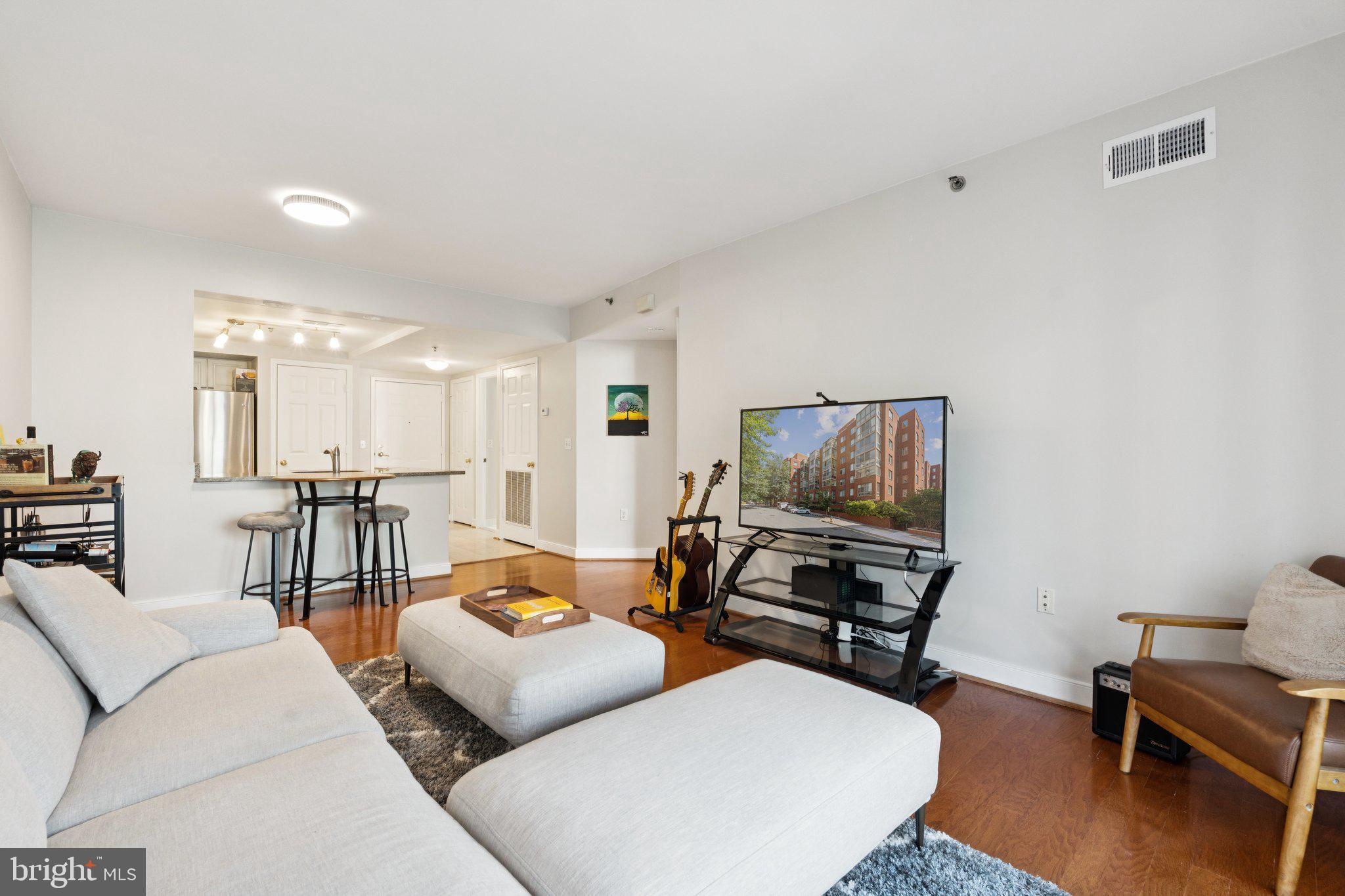 1045 N UTAH STREET 2-406