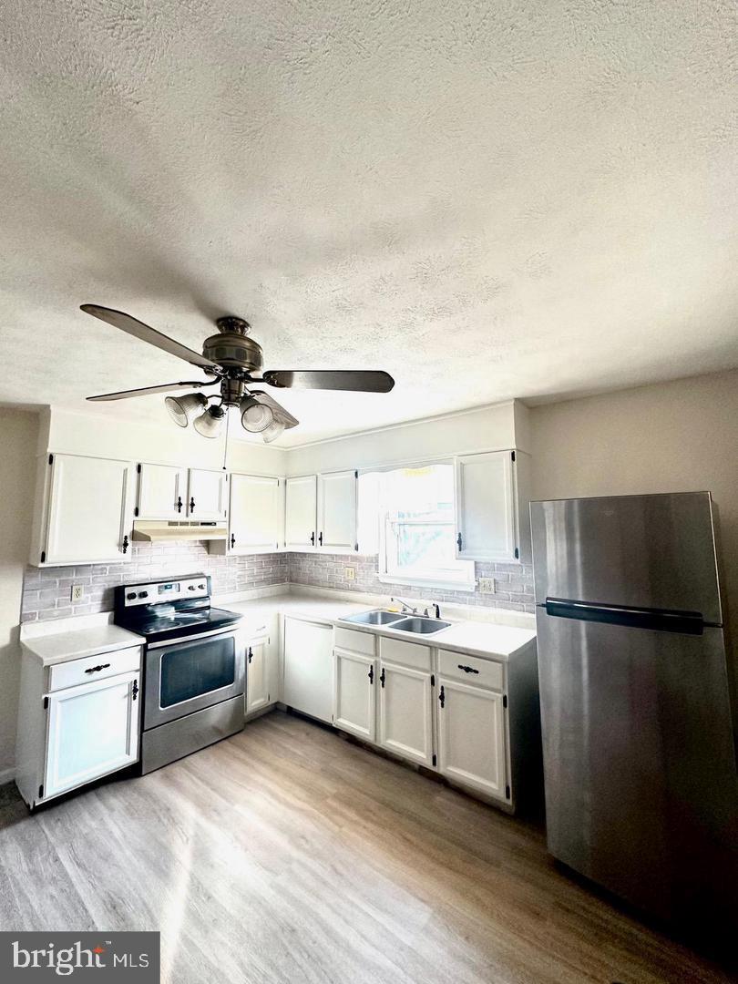 151 W GRANADA AVENUE 1