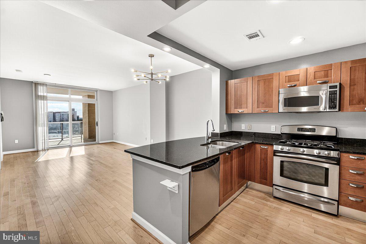 5750 BOU AVENUE 1111