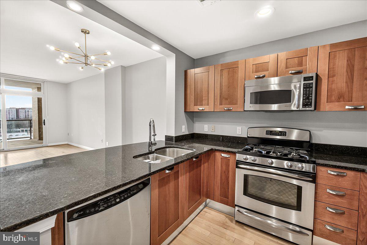 5750 BOU AVENUE 1111