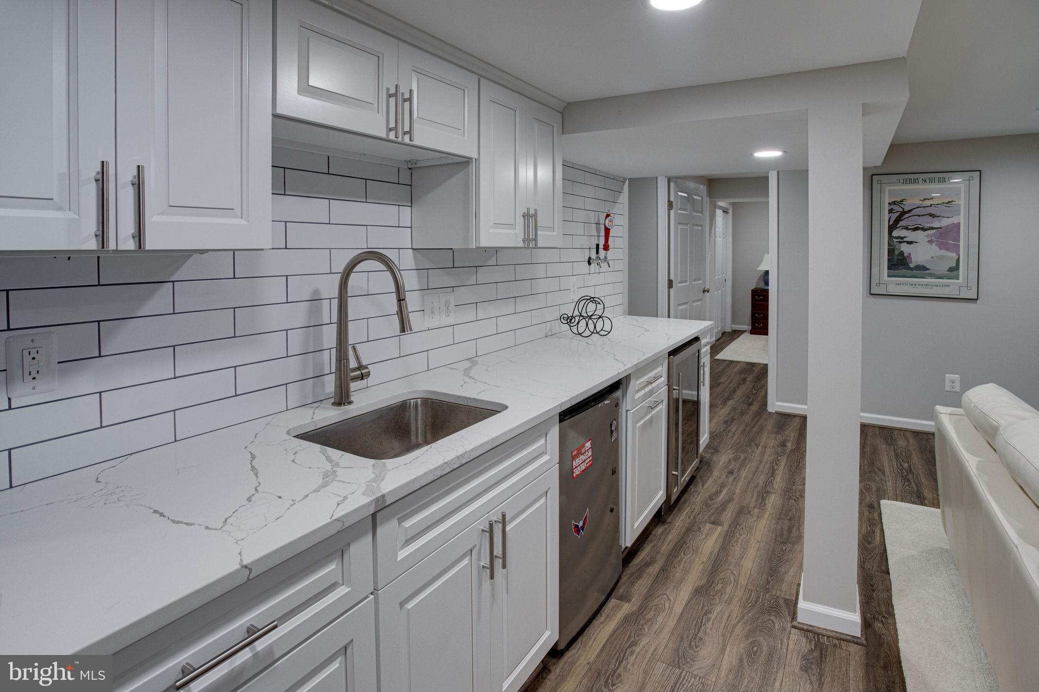 OAKTON MILL ESTATES - Residential