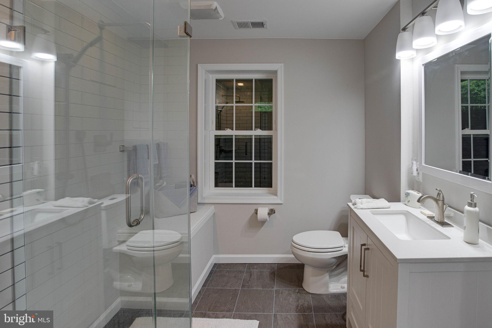 OAKTON MILL ESTATES - Residential