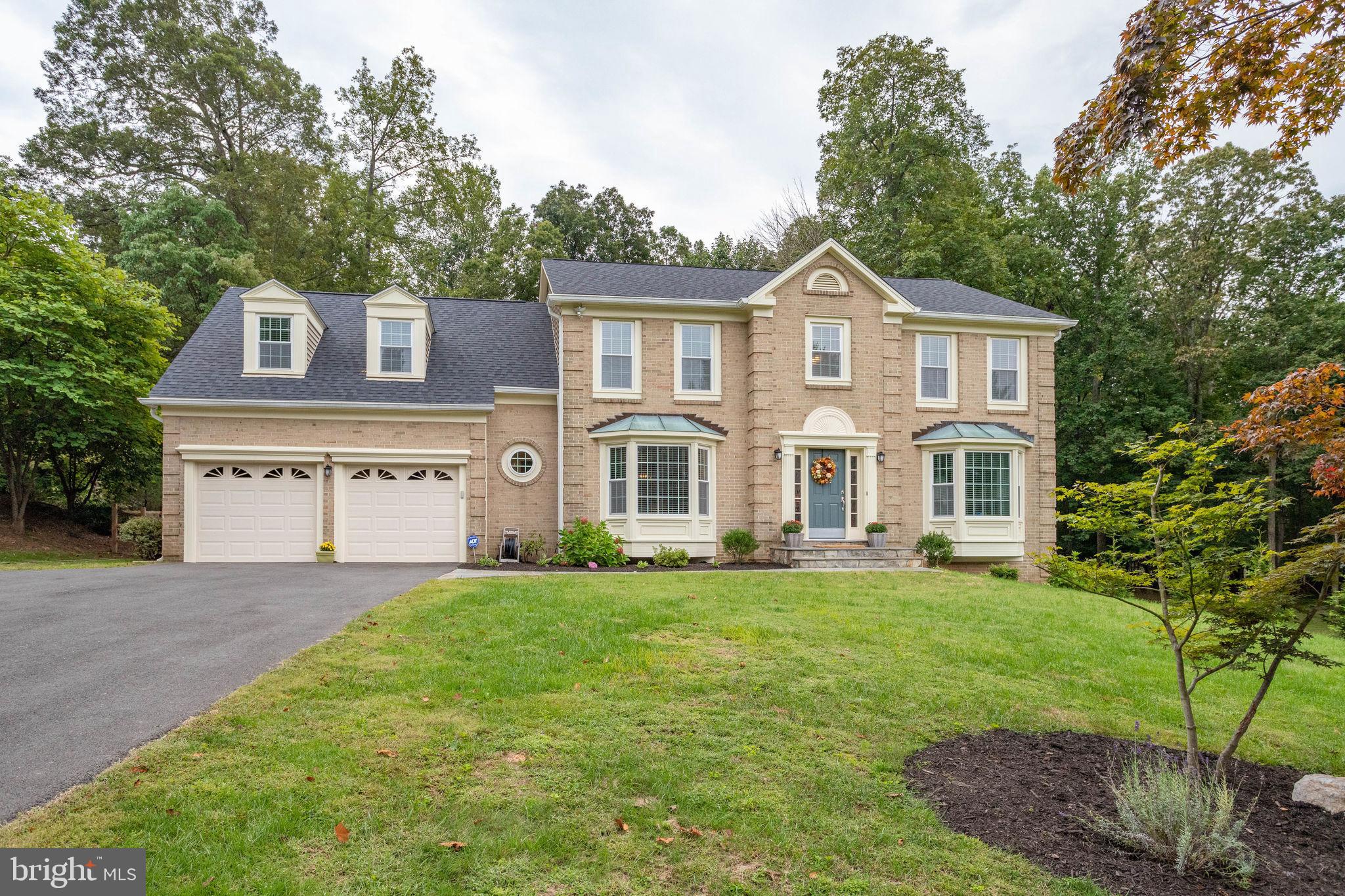 OAKTON MILL ESTATES - Residential