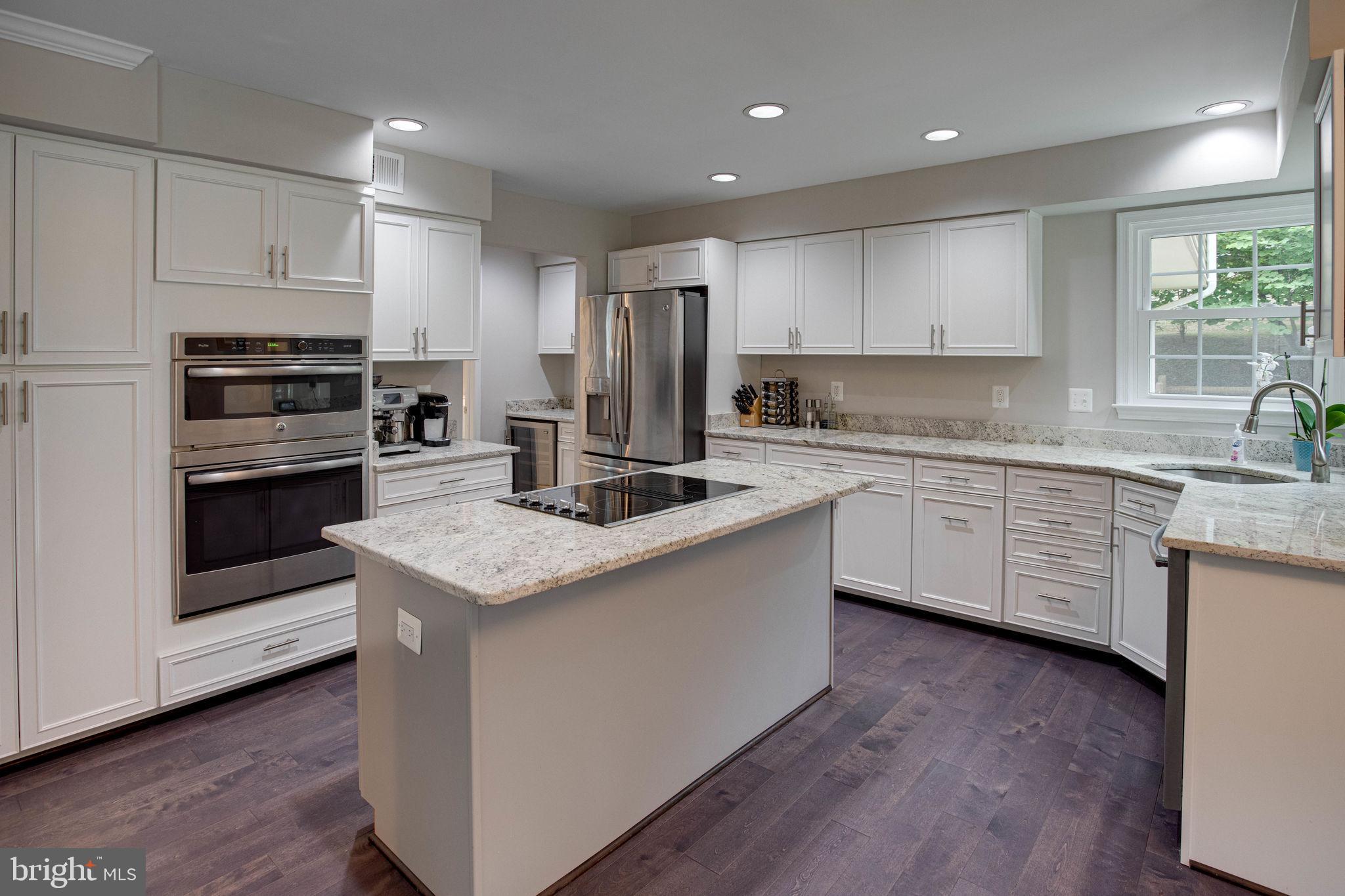 OAKTON MILL ESTATES - Residential